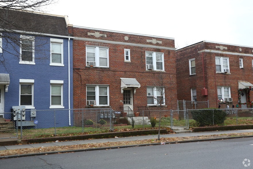 1633 W Virginia Ave NE, Washington, DC for sale - Building Photo - Image 2 of 5