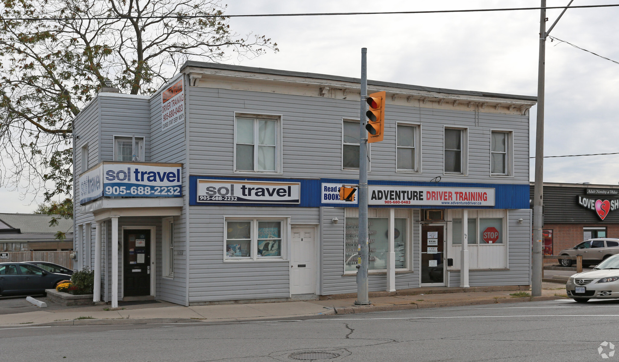 90 Niagara St, St Catharines, ON for sale Primary Photo- Image 1 of 4