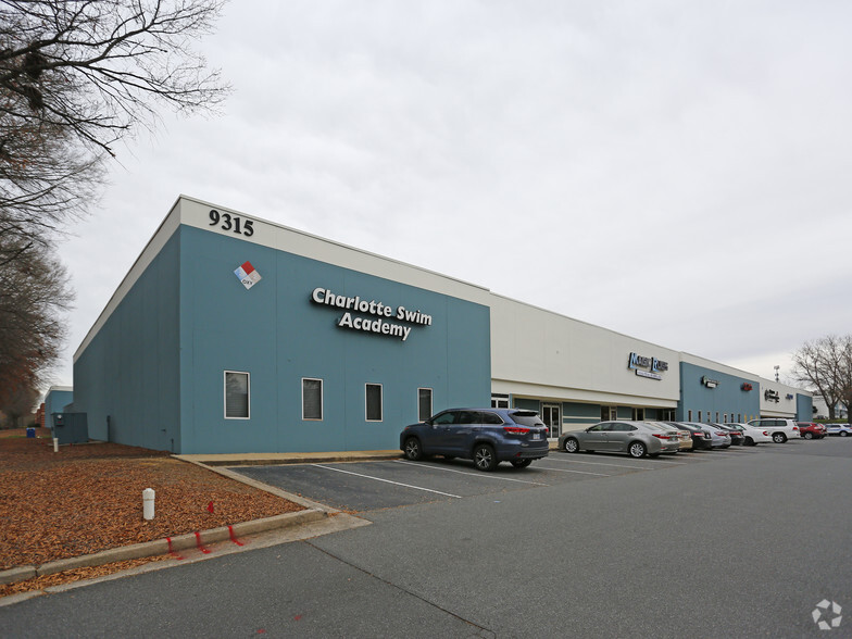 9129 MONROE Rd, Charlotte, NC for lease - Building Photo - Image 2 of 87