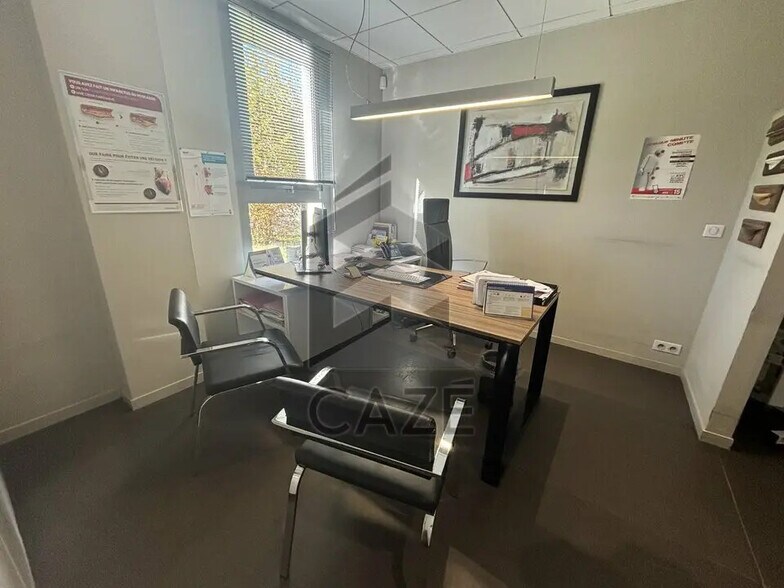 Office in Cenon for sale - Building Photo - Image 3 of 4