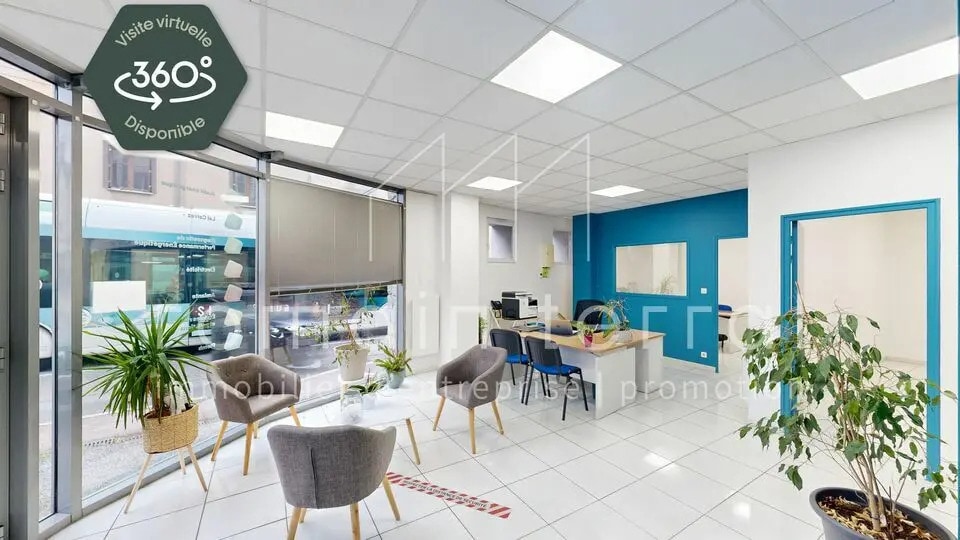 Retail in Limoges for lease Interior Photo- Image 1 of 7