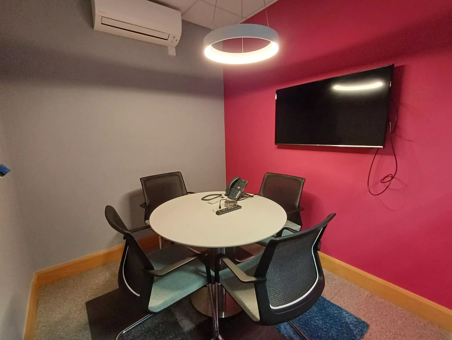 Balcombe Rd, Crawley for lease Interior Photo- Image 1 of 5