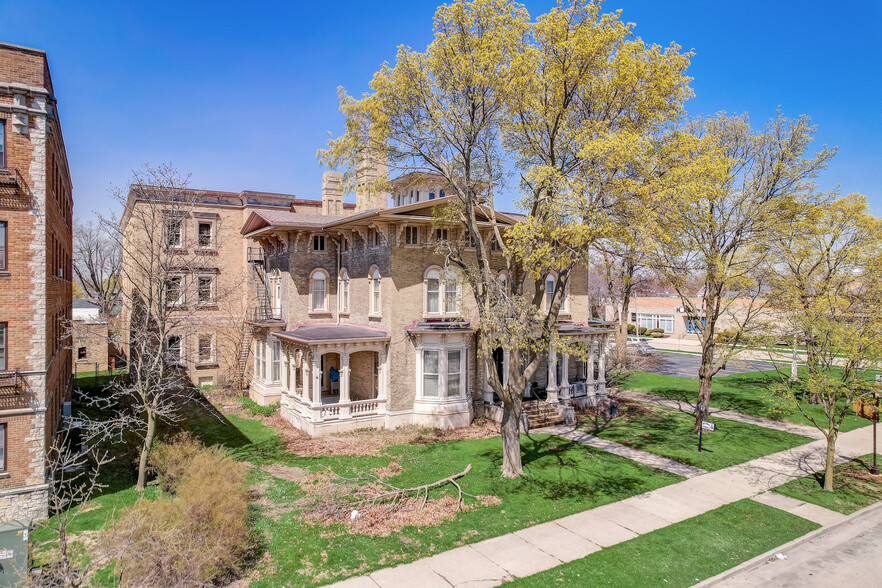 1012 Main St, Racine, WI for sale - Building Photo - Image 1 of 8