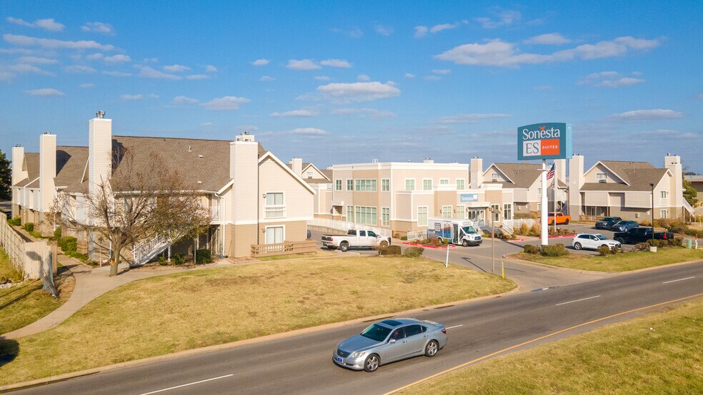 3790 Paradise Rd, Las Vegas, NV 89169 The Siegel Building