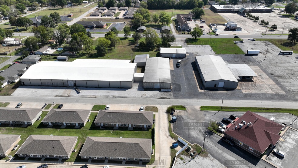 2230 S Main St, Carthage, MO for lease - Building Photo - Image 3 of 37