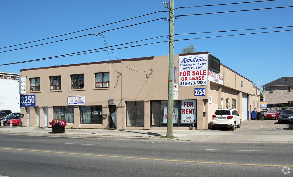 3250-3254 Danforth Ave, Toronto, ON for sale - Primary Photo - Image 1 of 1