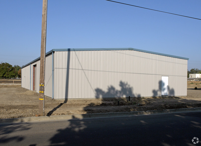 955 N Union St, Stockton, CA for lease - Building Photo - Image 2 of 4