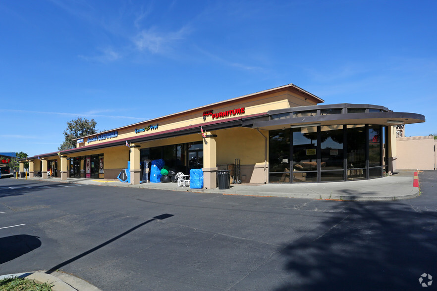 1595 Holiday Ln, Fairfield, CA for lease - Building Photo - Image 2 of 9