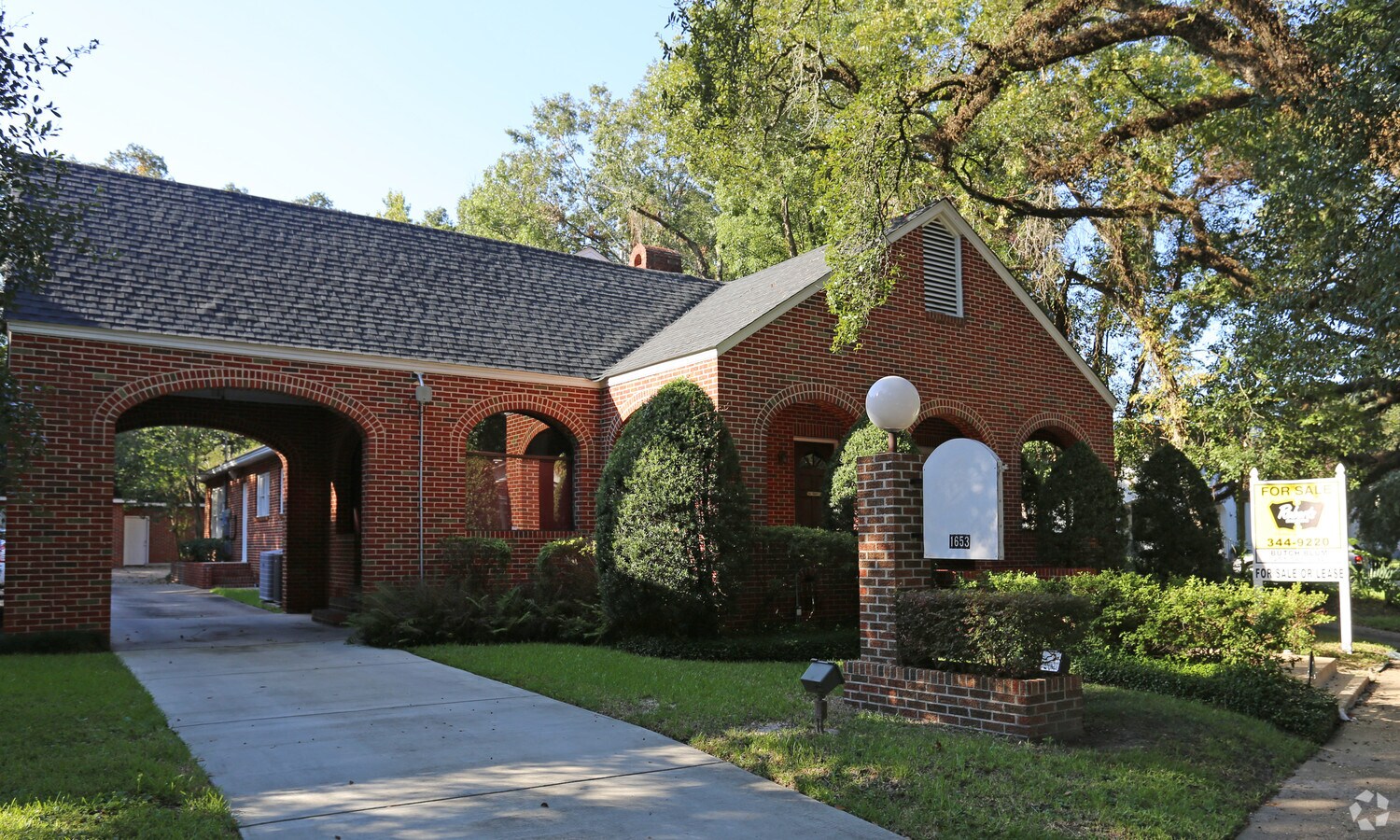 1653 Government St, Mobile, AL 36604