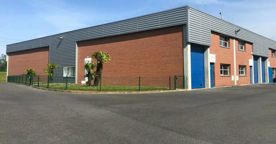 Flex in Chambly for lease - Building Photo - Image 1 of 5