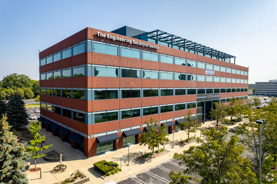 20700 Civic Center Dr, Southfield, MI for lease - Building Photo - Image 1 of 7