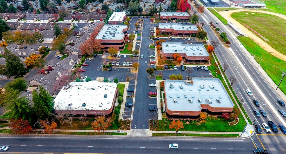 7447 N 1st St, Fresno, CA for sale - Building Photo - Image 2 of 2