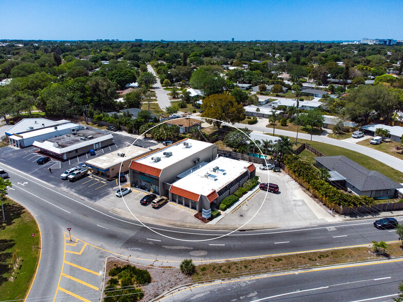 3112 Southgate Cir, Sarasota, FL for sale - Aerial - Image 1 of 1