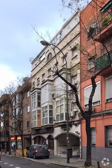 Calle De Mateo García, 7, Madrid, Madrid for sale - Building Photo - Image 2 of 2