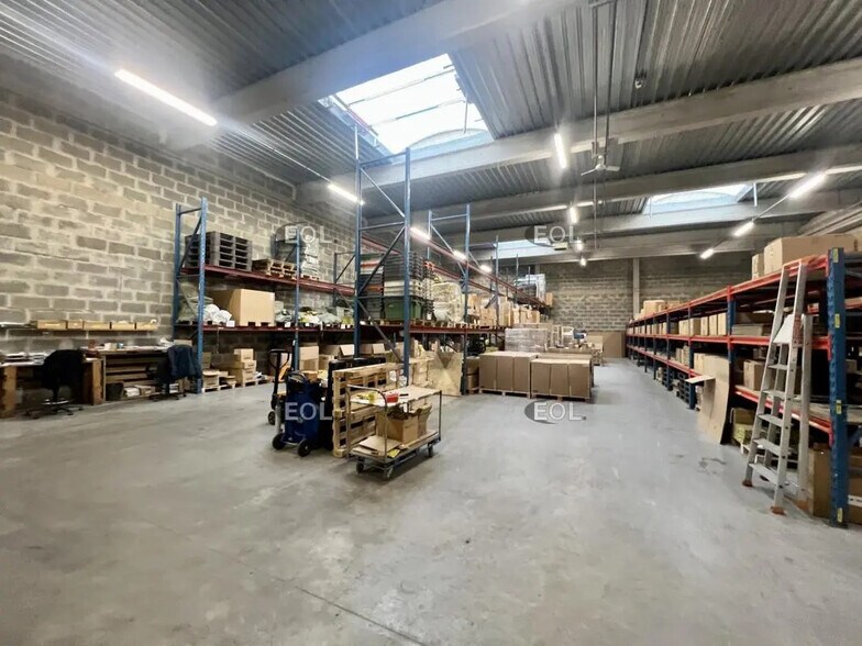 Flex in Le Bourget for lease - Interior Photo - Image 2 of 2