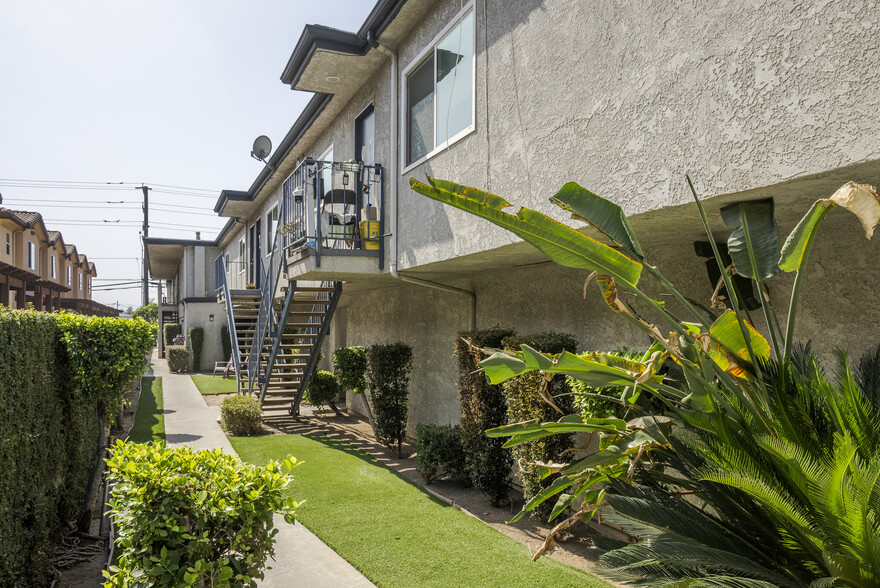 19529 E Cypress St, Covina, CA for sale - Building Photo - Image 2 of 5