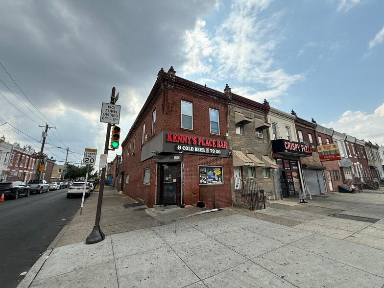 2 buildings, Liquor business, and reside portfolio of 2 properties for sale on LoopNet.com - Building Photo - Image 1 of 17