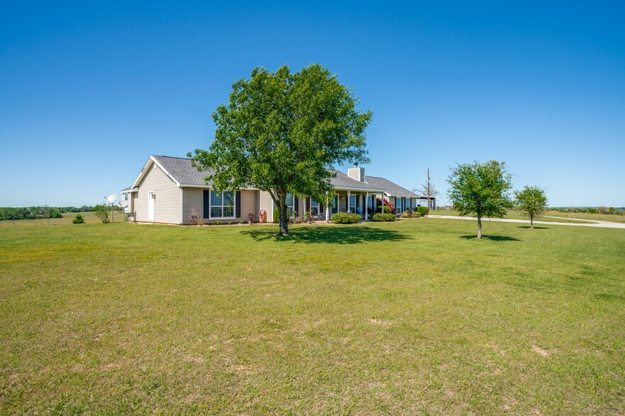 300 VZ County Road 4718, Murchison, TX for sale - Interior Photo - Image 2 of 39