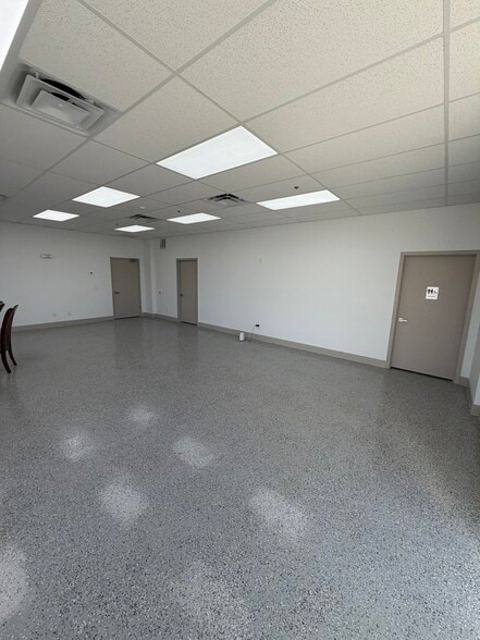 5700 E Colonial Dr, Orlando, FL for lease - Lobby - Image 3 of 6