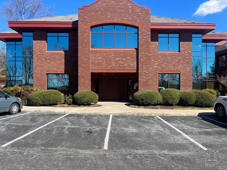 213 Overlook Cir, Brentwood, TN for lease - Primary Photo - Image 1 of 6