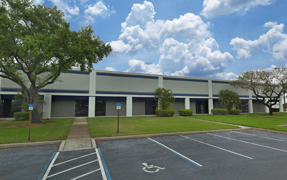 11701 Nw 102nd Rd, Medley, FL for lease - Building Photo - Image 1 of 2