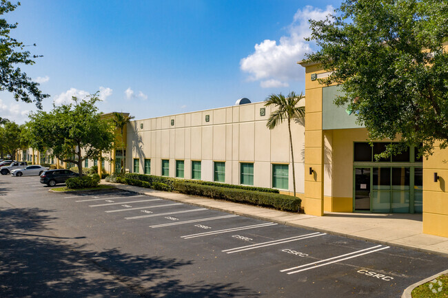 More details for 580-584 NW University Blvd, Port Saint Lucie, FL - Office/Medical for Lease