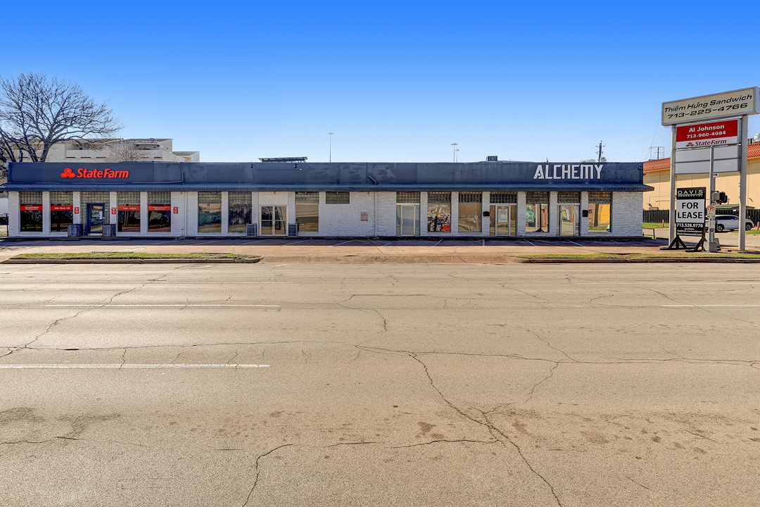 2102-2112 Pease St, Houston, TX for lease Building Photo- Image 1 of 4