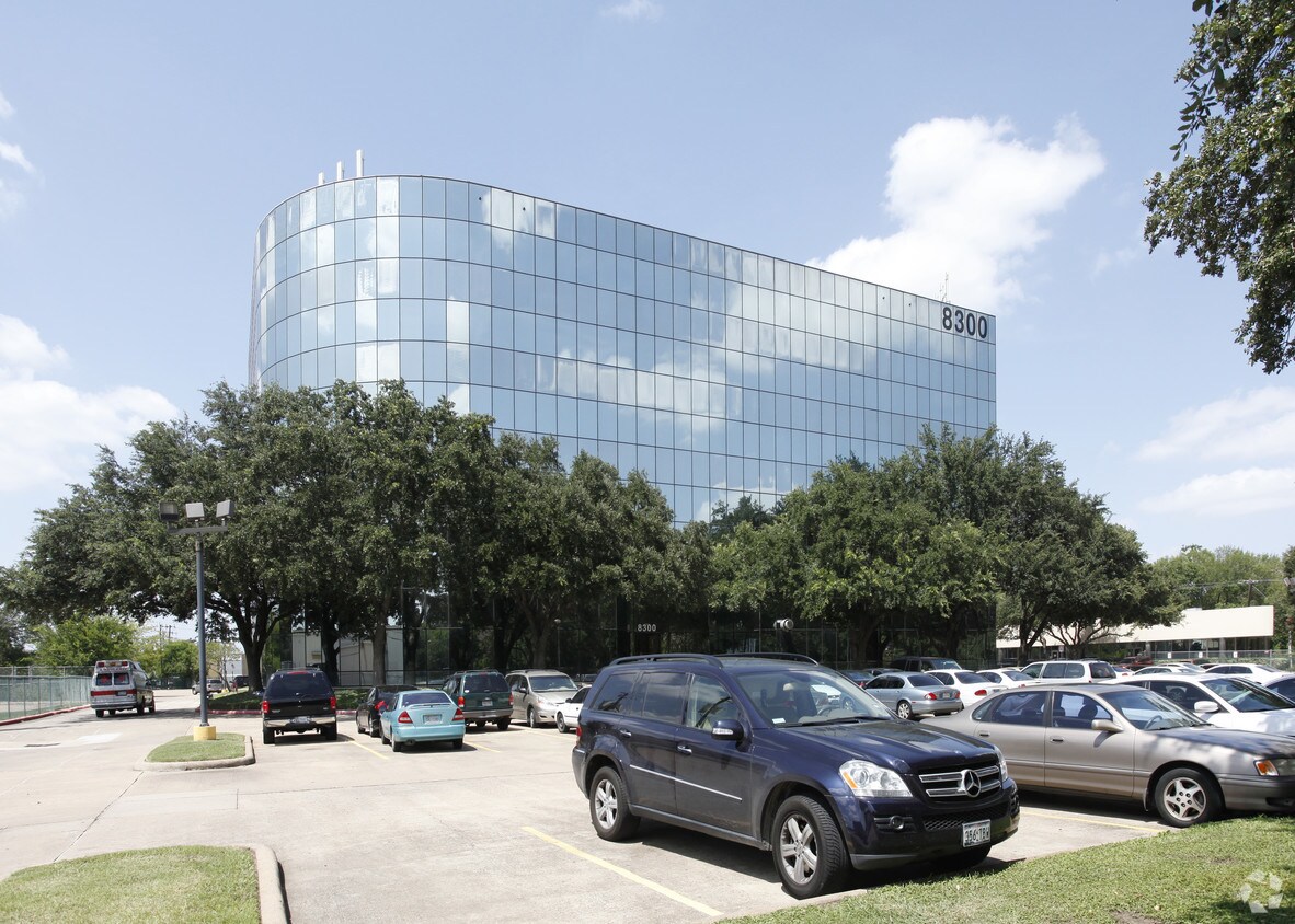 8300 Bissonnet St, Houston, TX for sale Building Photo- Image 1 of 1