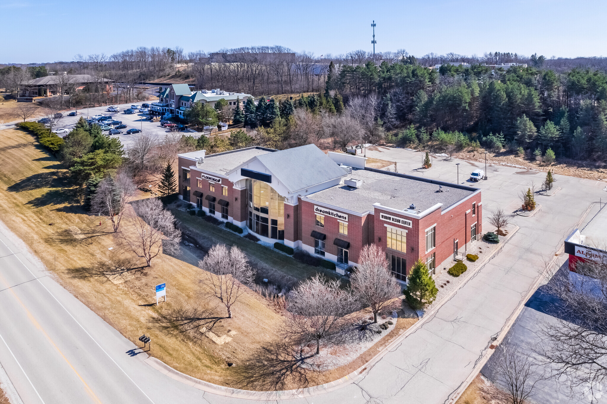 3700 Hillside Dr, Delafield, WI for sale Primary Photo- Image 1 of 1