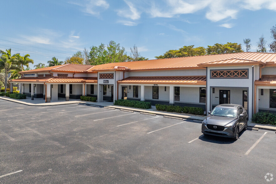 8791 Conference Dr, Fort Myers, FL for lease - Building Photo - Image 3 of 6