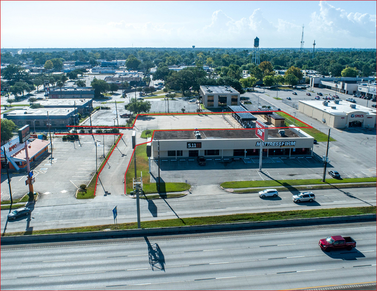 123 W Main St, Humble, TX for lease - Building Photo - Image 2 of 4