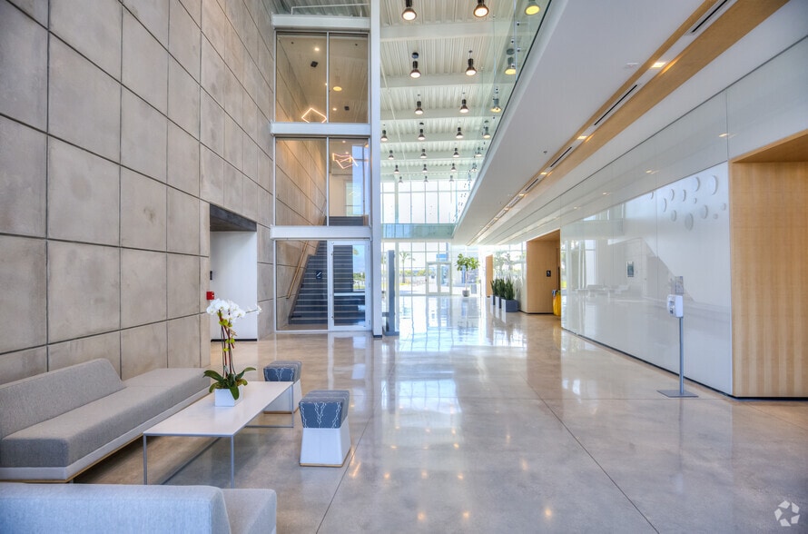 1200 SW 145th Ave, Pembroke Pines, FL for lease - Lobby - Image 1 of 16