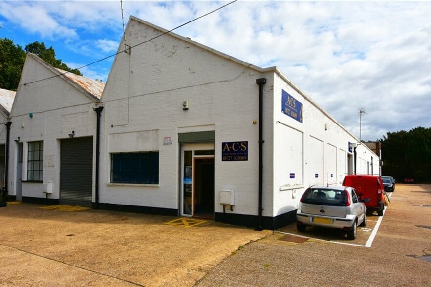 156 St Albans Rd, Sandridge for lease - Building Photo - Image 1 of 2