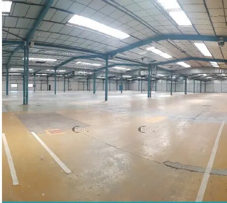 Industrial in Coignières for lease - Interior Photo - Image 2 of 3
