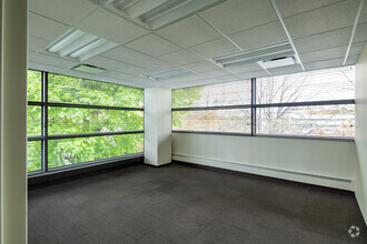 41000 Woodward Ave, Bloomfield Hills, MI for lease Interior Photo- Image 2 of 3