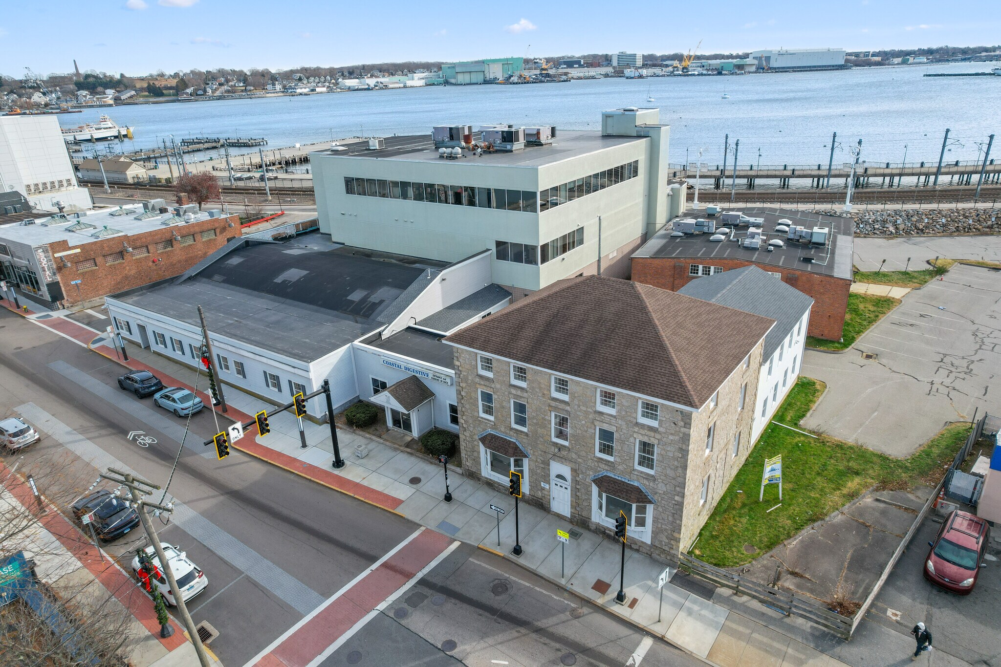 238-258 Bank St, New London, CT for sale Primary Photo- Image 1 of 7