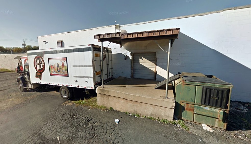 864-872 N Gilmore St, Allentown, PA for lease - Building Photo - Image 2 of 10