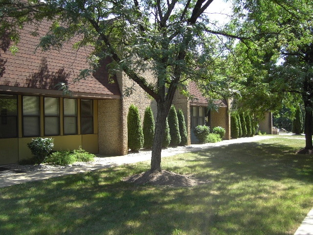 51 Everett Dr, West Windsor, NJ for lease - Building Photo - Image 2 of 25