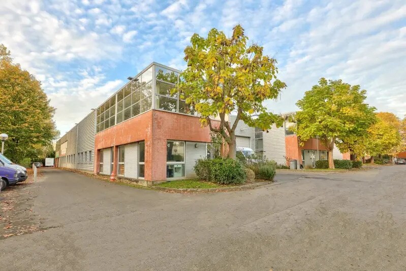 Industrial in Gonesse for lease Building Photo- Image 1 of 6