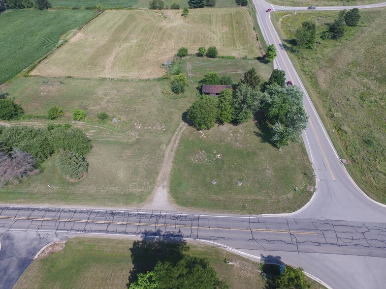 13945 Grange Rd, Eagle, MI 48822