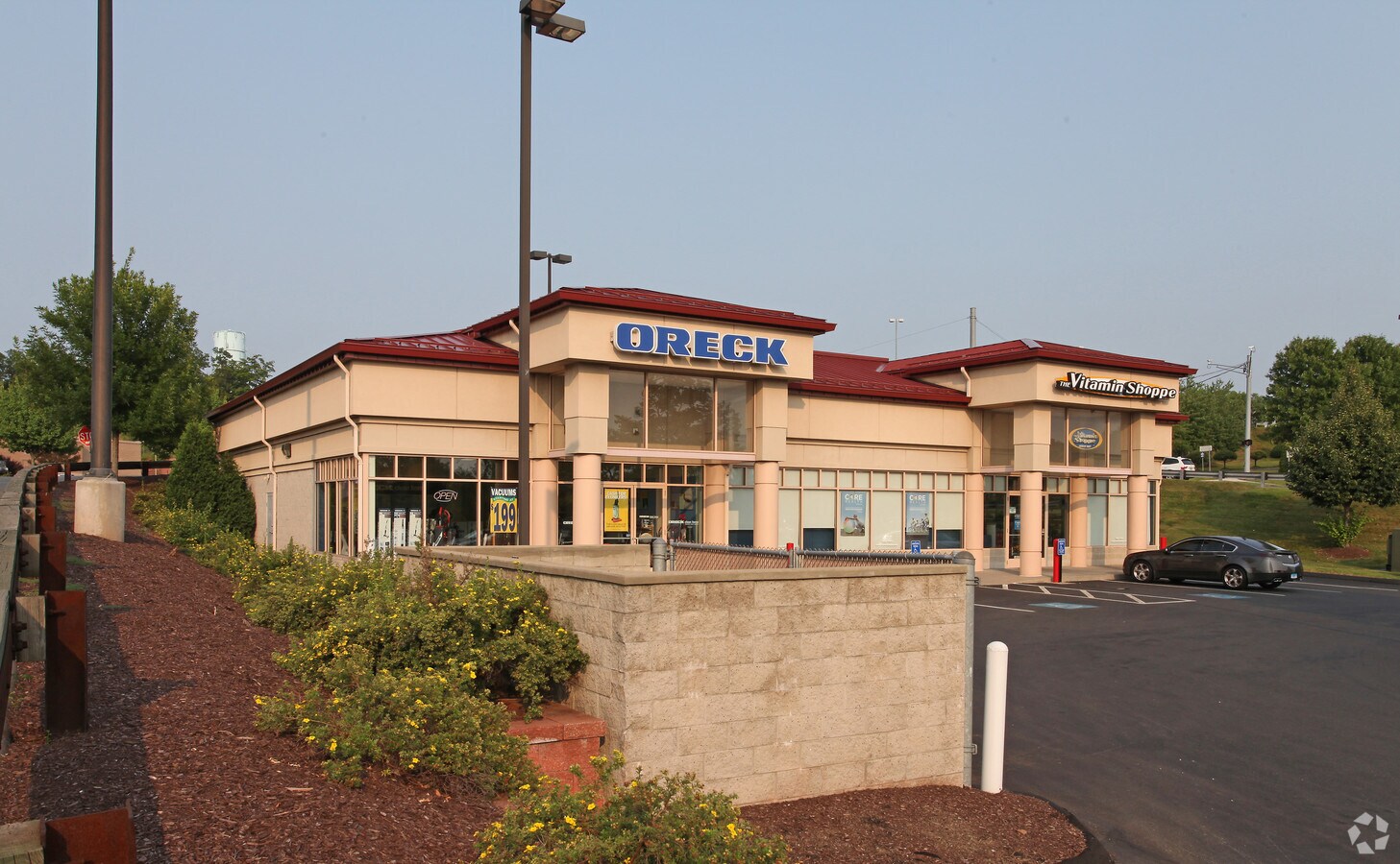 105 Buckland Hills Dr, Manchester, CT 06042