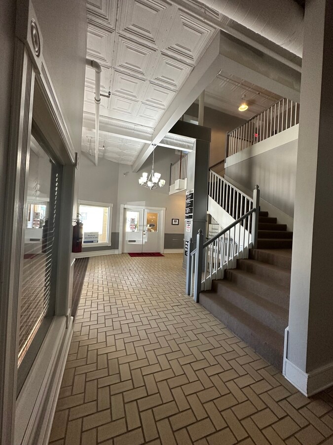 120 W Exchange St, Owosso, MI 48867 Office for Sale