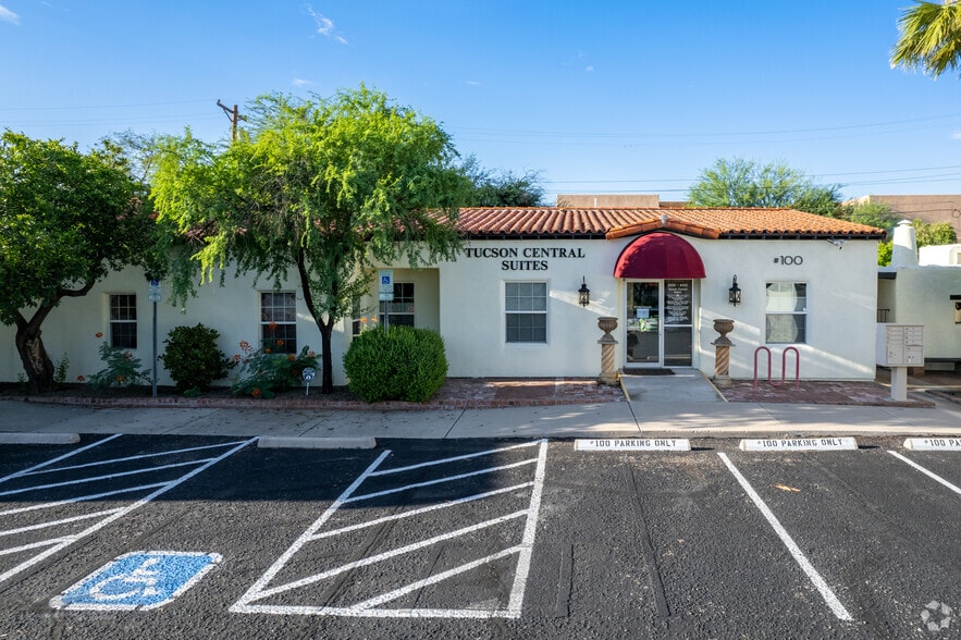 2230 E Speedway Blvd, Tucson, AZ for lease - Building Photo - Image 3 of 10