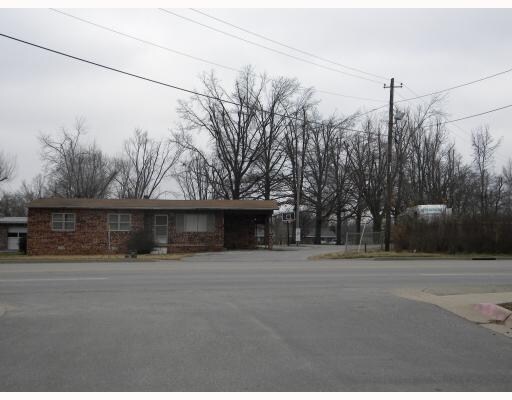 190 E Main St, Farmington, AR for sale - Building Photo - Image 2 of 3