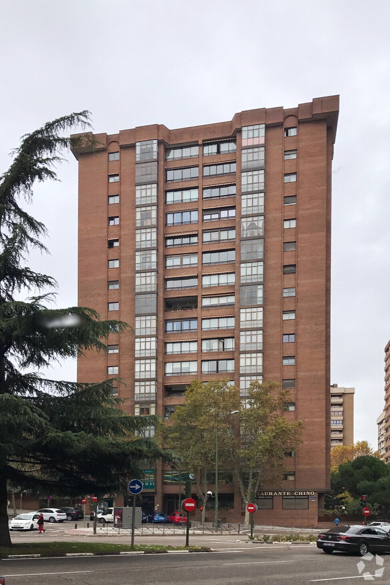 Calle de Arturo Soria, 335, Madrid, Madrid for sale Primary Photo- Image 1 of 1