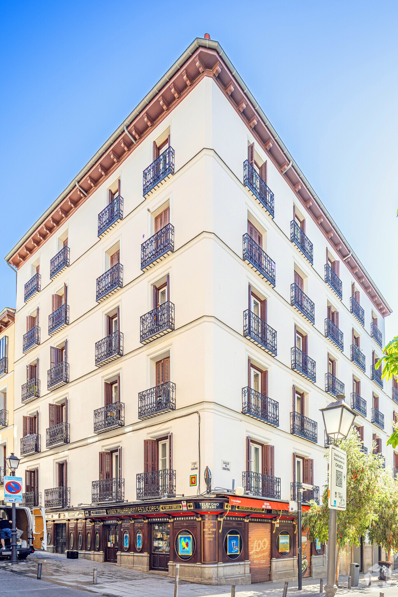  in Madrid, Madrid for sale Primary Photo- Image 1 of 1