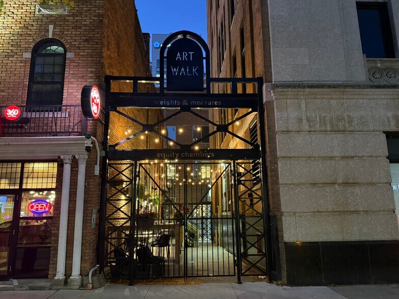 46-58 Chatham St W, Windsor, ON for lease - Building Photo - Image 3 of 21