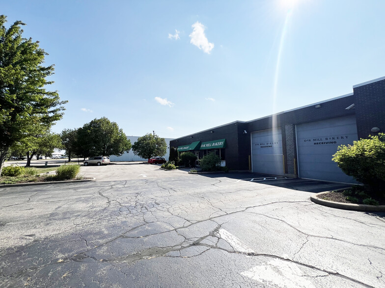 2480-2490 S Wolf Rd, Des Plaines, IL for lease - Building Photo - Image 2 of 9