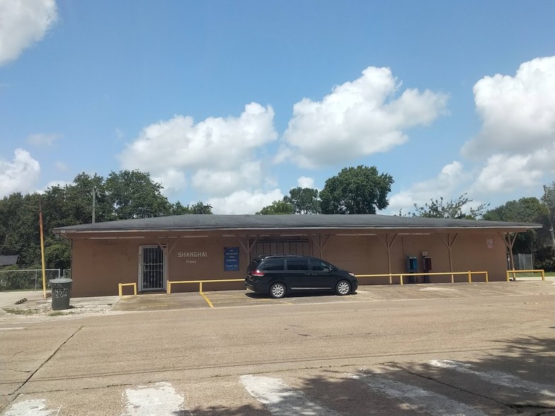 4370 S 4th St Beaumont Tx B T Grocery Loopnet Com