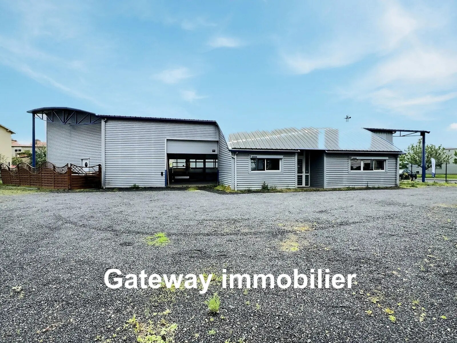 Industrial in Issoire for lease Building Photo- Image 1 of 17